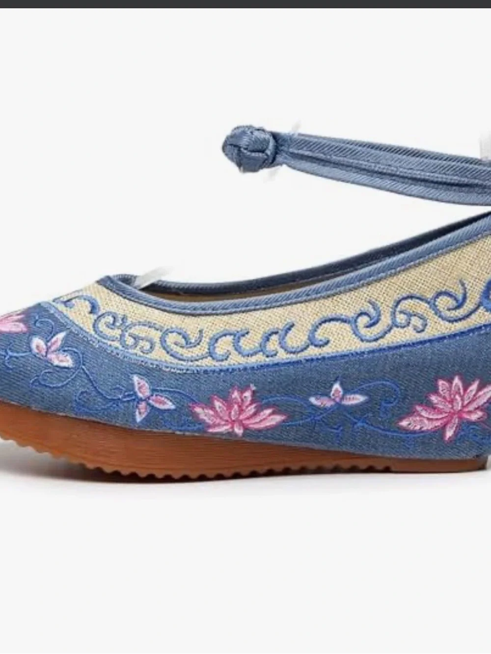 NWOT Chinese Embroidered Floral Wedge Shoes